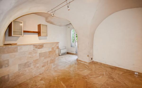 Maison à vendre    5 pièces •  Dions