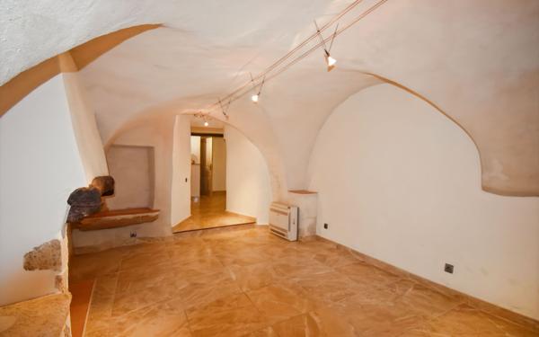 Maison à vendre    5 pièces •  Dions