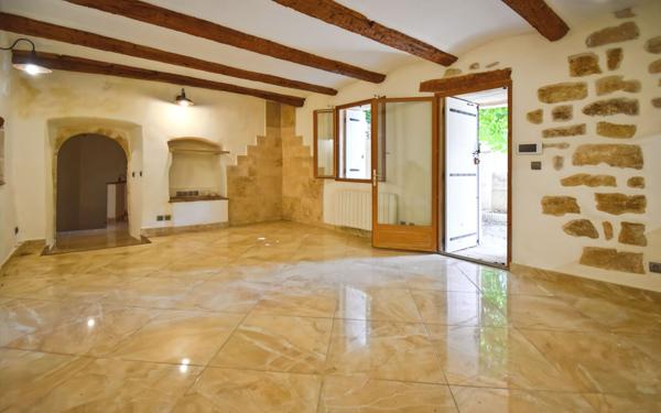 Maison à vendre    5 pièces •  Dions