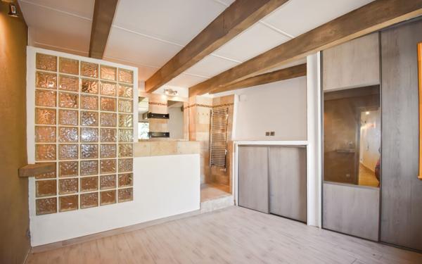 Maison à vendre    5 pièces •  Dions