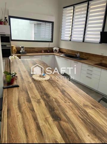 Maison T5 type loft avec garage et terrasse