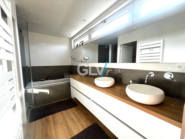 Demeure de +200m2 - Suite parentale, Jardin, Garage + Stationnements , Lesquin