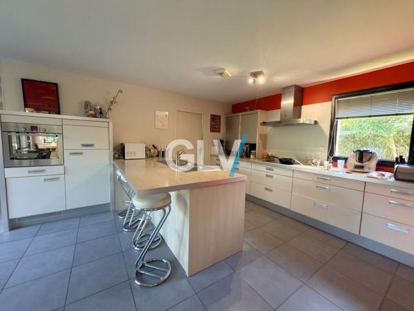 Demeure de +200m2 - Suite parentale, Jardin, Garage + Stationnements , Lesquin