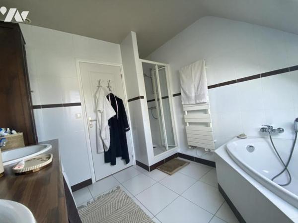 SAINT-ANDRE-DES-EAUX - MAISON FAMILIALE 5 CHAMBRES - BEAUX VOLUMES