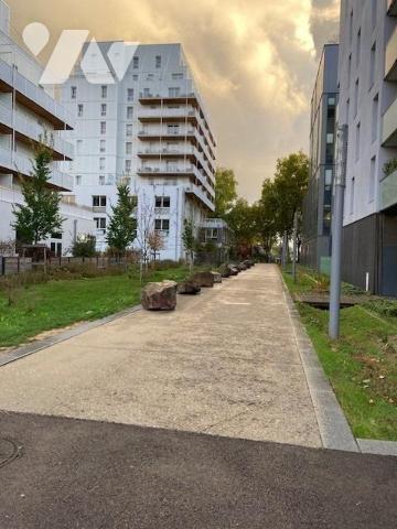 F2 ROUEN LES DOCKS LUCILINE