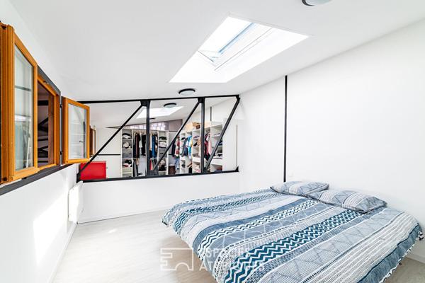 Loft unique au coeur du village de Montigny. Expression pure, volume et lumière !