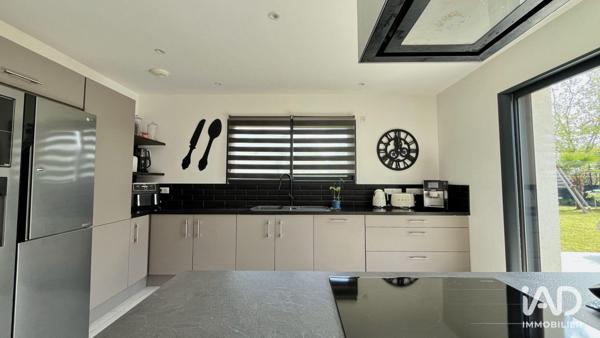 Maison à vendre 5 pièces 140 m² Carpiquet