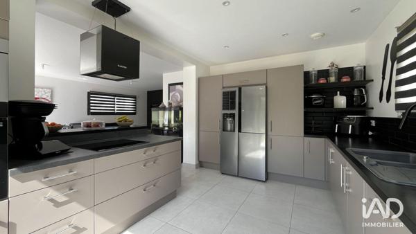 Maison à vendre 5 pièces 140 m² Carpiquet