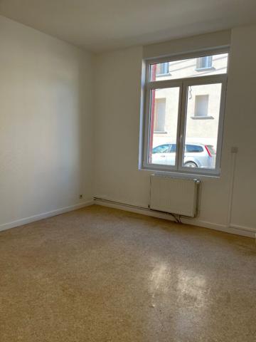 A LOUER APPARTEMENT EN RDC QUARTIER REMICOURT  A ST QUENTIN 02100.