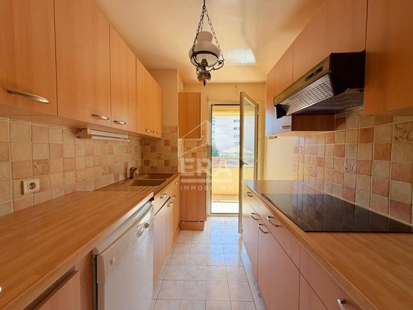 APPARTEMENT 4 PIECES TOIT TERRASSE AVEC APERCU MER