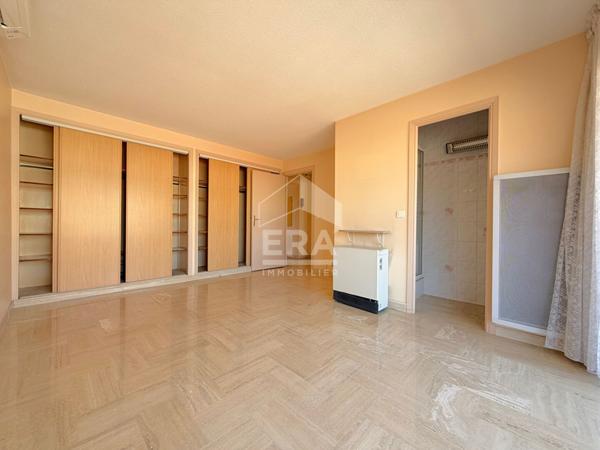 APPARTEMENT 4 PIECES TOIT TERRASSE AVEC APERCU MER