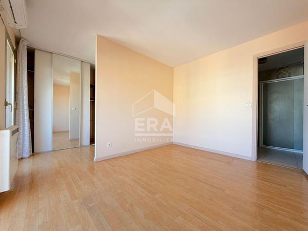 APPARTEMENT 4 PIECES TOIT TERRASSE AVEC APERCU MER