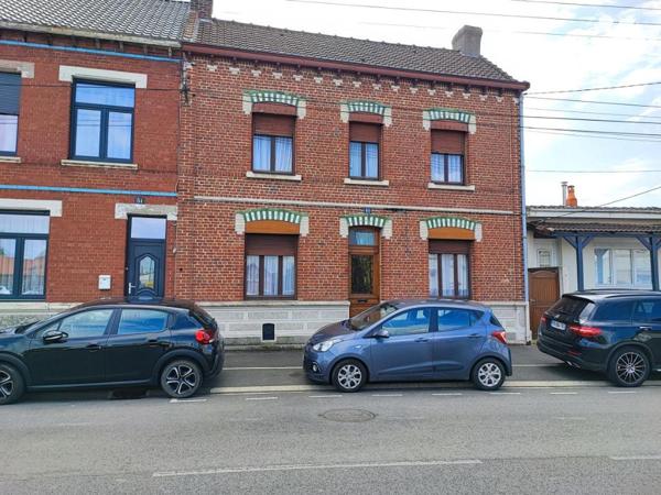 Maison de 90 m² habitable bâtie sur 453 m²