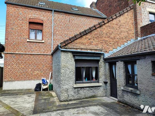 Maison de 90 m² habitable bâtie sur 453 m²