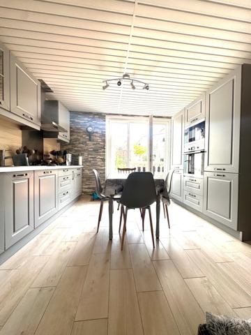 Maison familiale avec jardin, au calme.