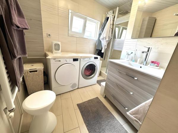 Maison familiale avec jardin, au calme.