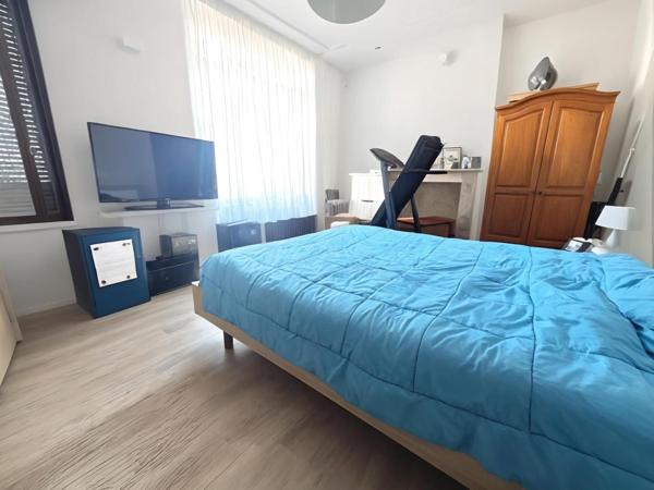 Maison familiale avec jardin, au calme.