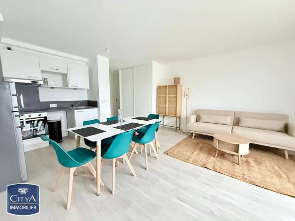 Appartement à louer 3 pièces 59.8m² Tours (37100)