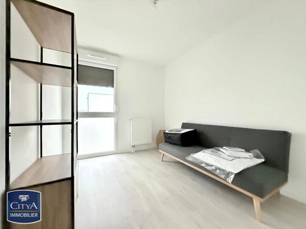 Appartement à louer 3 pièces 59.8m² Tours (37100)