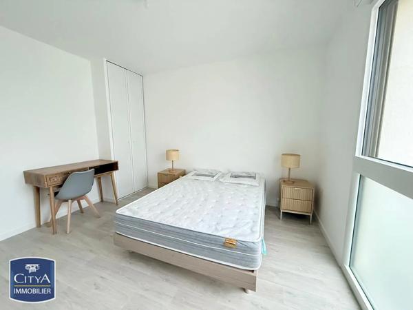Appartement à louer 3 pièces 59.8m² Tours (37100)