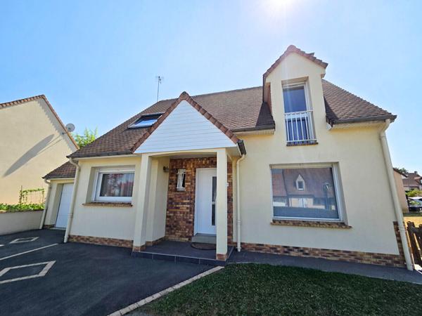 Maison familiale indépendante à La Chapelle-Saint-Aubin : 4 chambres, opportunité rare
