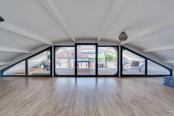 Côte Pavée / Guilhemery, T3/4 de 80m² en dernier étage avec terrasse et garage