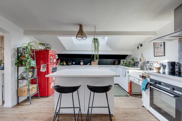 Côte Pavée / Guilhemery, T3/4 de 80m² en dernier étage avec terrasse et garage