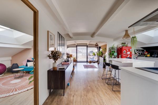 Côte Pavée / Guilhemery, T3/4 de 80m² en dernier étage avec terrasse et garage
