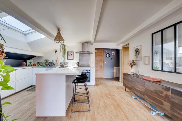 Côte Pavée / Guilhemery, T3/4 de 80m² en dernier étage avec terrasse et garage
