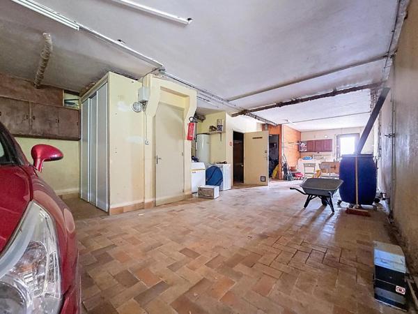 Maison traditionnelle R+1 avec jardin et grand garage – Bédarieux, secteur recherché