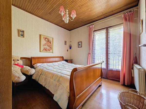 Maison traditionnelle R+1 avec jardin et grand garage – Bédarieux, secteur recherché