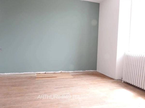 Location                                                      Maison de village
                        
                     4 pièces                      93 m2                     à Janville-en-Beauce