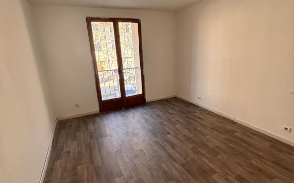 Appartement à vendre    3 pièces • 78,64 m2 Saint-Gilles