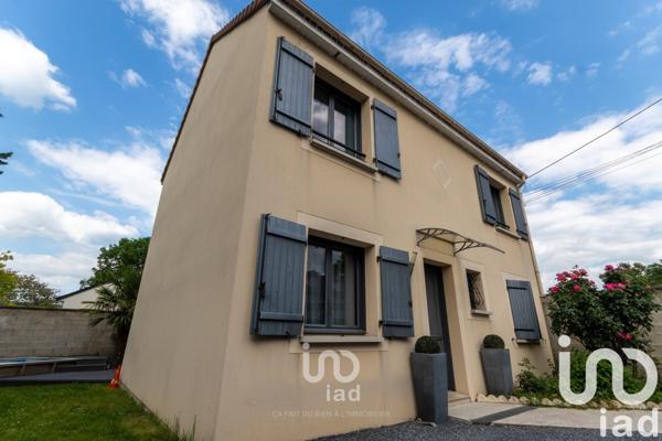 Maison 4 pièces de 88 m² à Mantes-la-Jolie (78200)