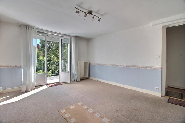 MAISON 4 CHAMBRES ET BUREAU