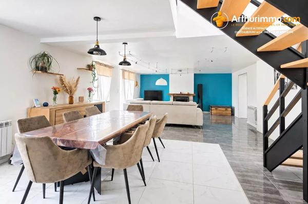 Vente                                                      Maison
                        
                     5 pièces                      140 m2                     à Val-d'Izé