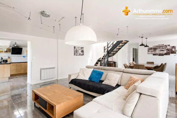 Vente                                                      Maison
                        
                     5 pièces                      140 m2                     à Val-d'Izé