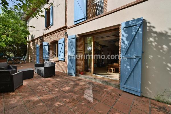 Vente                                                      Maison
                        
                     8 pièces                      257 m2                     à Saint-Jean-Lherm