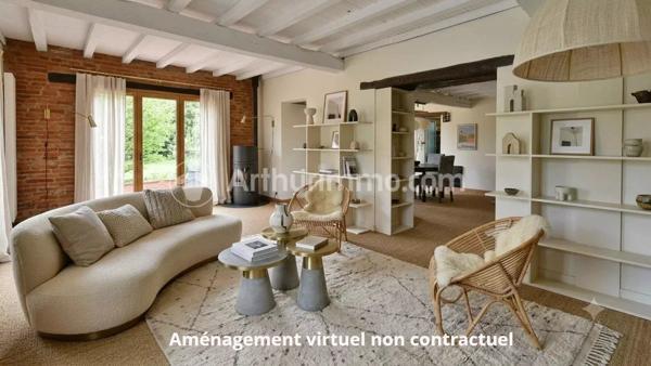 Vente                                                      Maison
                        
                     8 pièces                      257 m2                     à Saint-Jean-Lherm