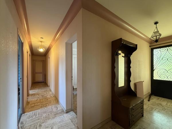 Maison 6 pièces de 133 m² à Montréal (32)