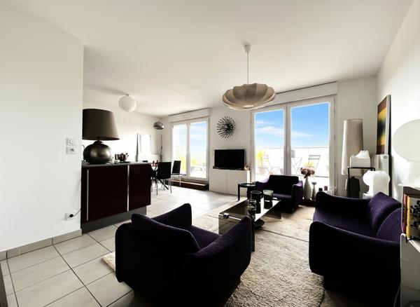 Dernier étage Jules Verne superbe appartement avec terrasse et double box fermé
