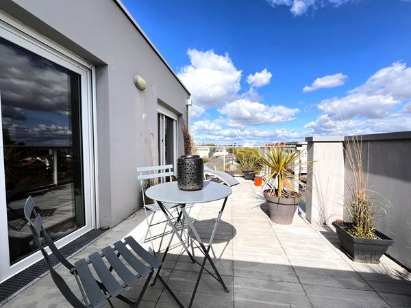 Dernier étage Jules Verne superbe appartement avec terrasse et double box fermé