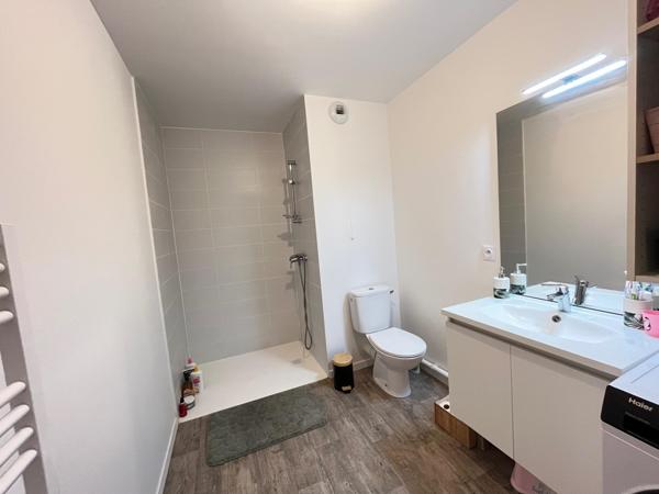 Appartement 3 pièces récent avec 2 places de parking