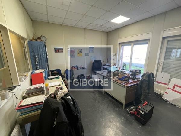 Local d'activites 5500 m² à vendre SAINT HERBLAIN (réf : 44.019089)