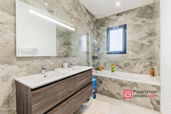 Maison Lagnieu 103 m2, 3 chambres, Garage, Piscine