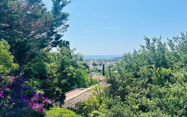 Maison à vendre    5 pièces • 245 m2 La Seyne-sur-Mer