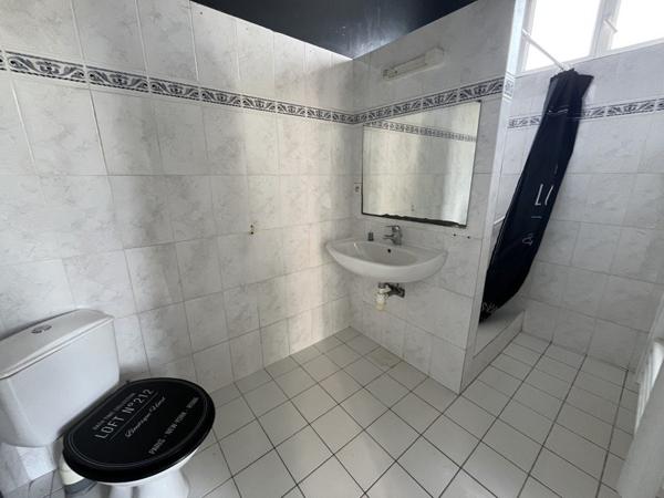Maison à louer 735 € CC Gièvres 4 p 82 m² DPE E