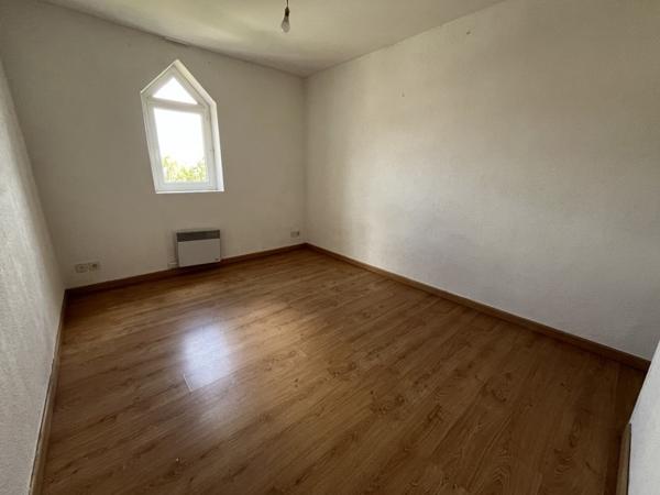 Maison à louer 735 € CC Gièvres 4 p 82 m² DPE E