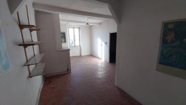 Le Luc (83340) Appartement à refaire + combles aménageables