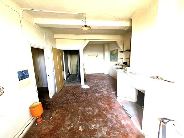 Le Luc (83340) Appartement à refaire + combles aménageables